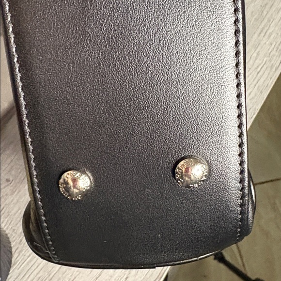 Black Leather Shoulder Bag with Silver Chain - Picture 4 of 6